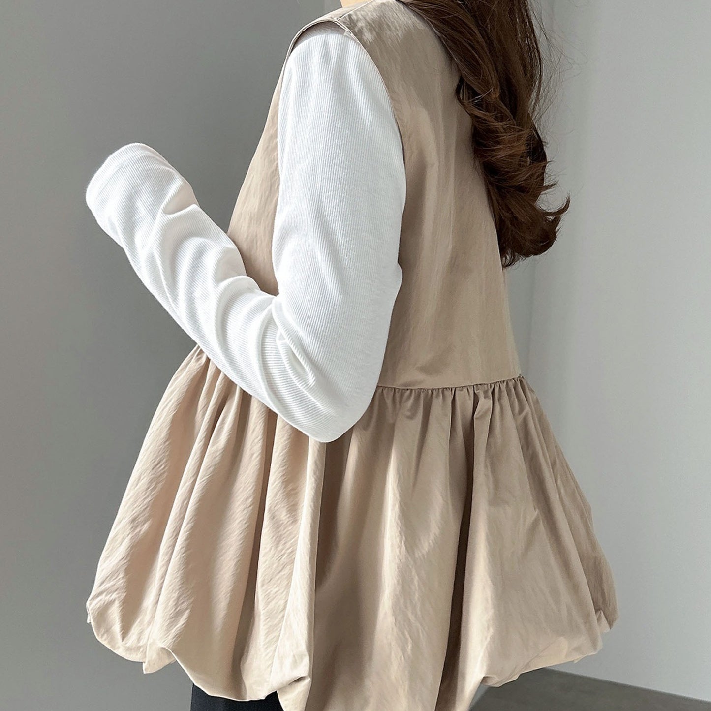 ノースリーブ ベスト レディース ラウンドネック トップス ジッパー デザイン フリル