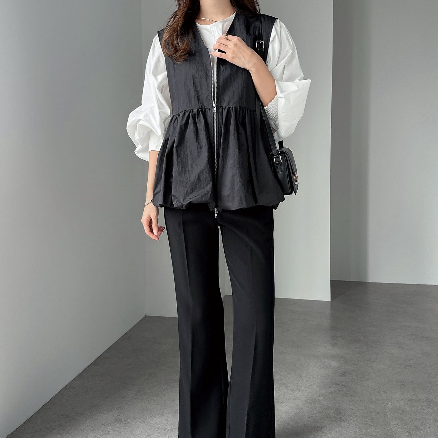 ノースリーブ ベスト レディース ラウンドネック トップス ジッパー デザイン フリル